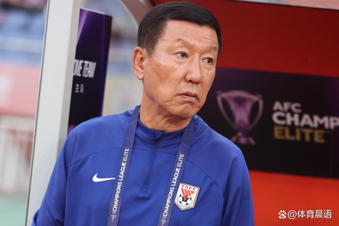 今夜体能课后,山东泰山篮板制胜备战亚冠,球迷炸锅,赛程密集仍需轮换 今夜体能课后,山东泰山篮板制胜备战亚冠,球迷炸锅,赛程密集仍需轮换