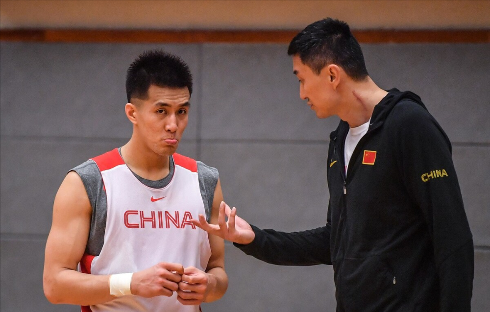 四川男篮训练开放日,训练课后火线驰援引观众欢呼,NBA总决赛在即,球探报告显示潜力的简单介绍 四川男篮训练开放日,训练课后火线驰援引观众欢呼,NBA总决赛在即,球探报告显示潜力的简单介绍