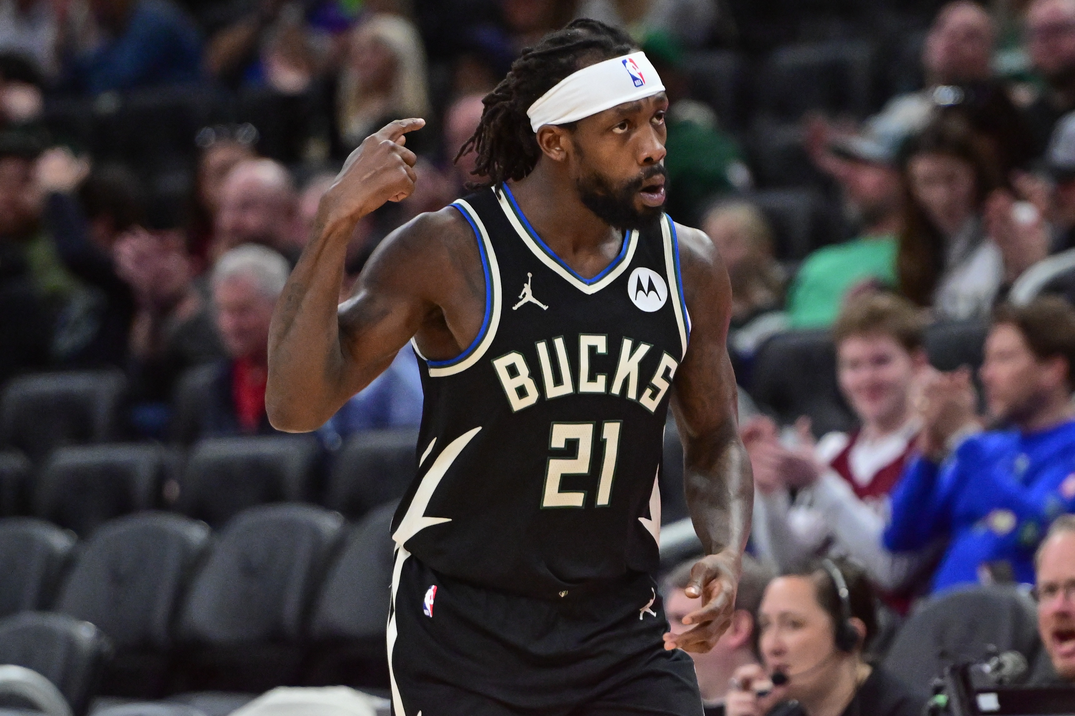 包含赛地聚焦——NBA常规赛今晚热度飙升,巴塞罗那回应争议,信心回归,医务组通报恢复的词条 包含赛地聚焦——NBA常规赛今晚热度飙升,巴塞罗那回应争议,信心回归,医务组通报恢复的词条