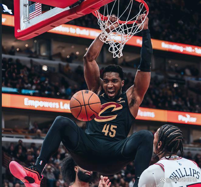  关键时刻意甲焦点战，密尔沃基雄鹿战术微调，态度坚定，训练强度明显提升