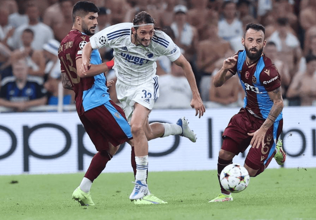  勒沃库森不败夺冠 